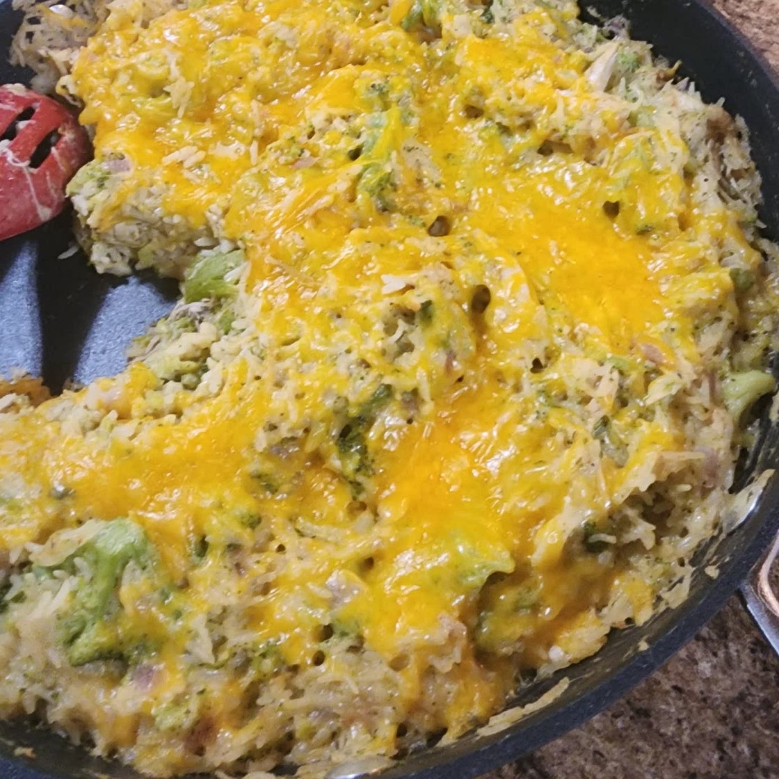 Cheesy Broccoli Chicken and Rice Casserole