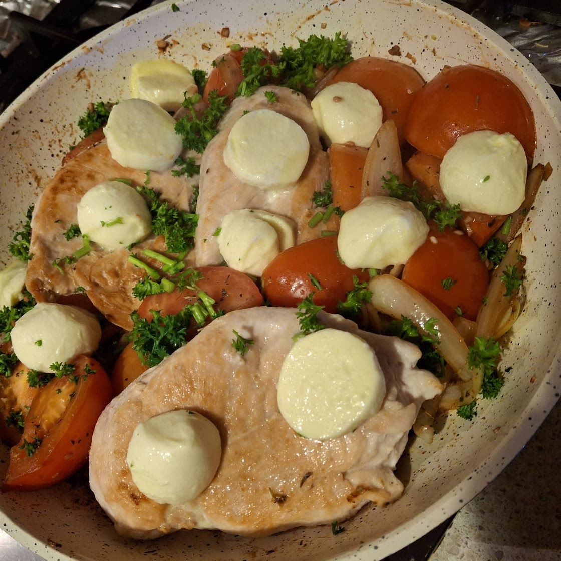 Caprese Chicken Skillet