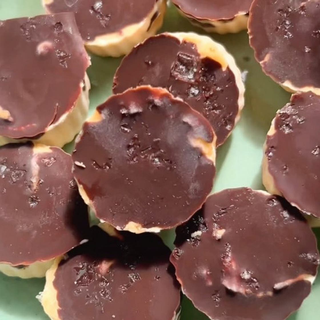 Froyo Keto Peanut Butter Cups With Collagen