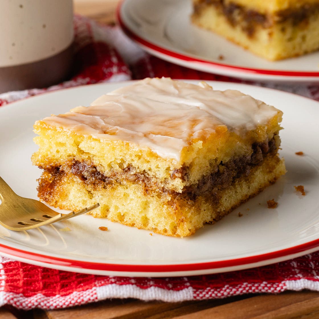 Honey Bun Cake