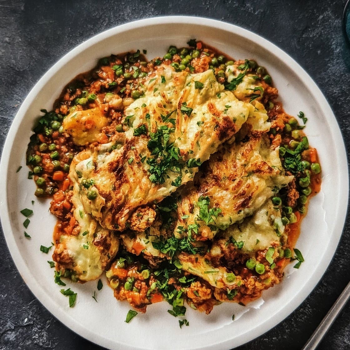 Easy Cottage Pie with Cheesy Cheddar Mashed Potatoes