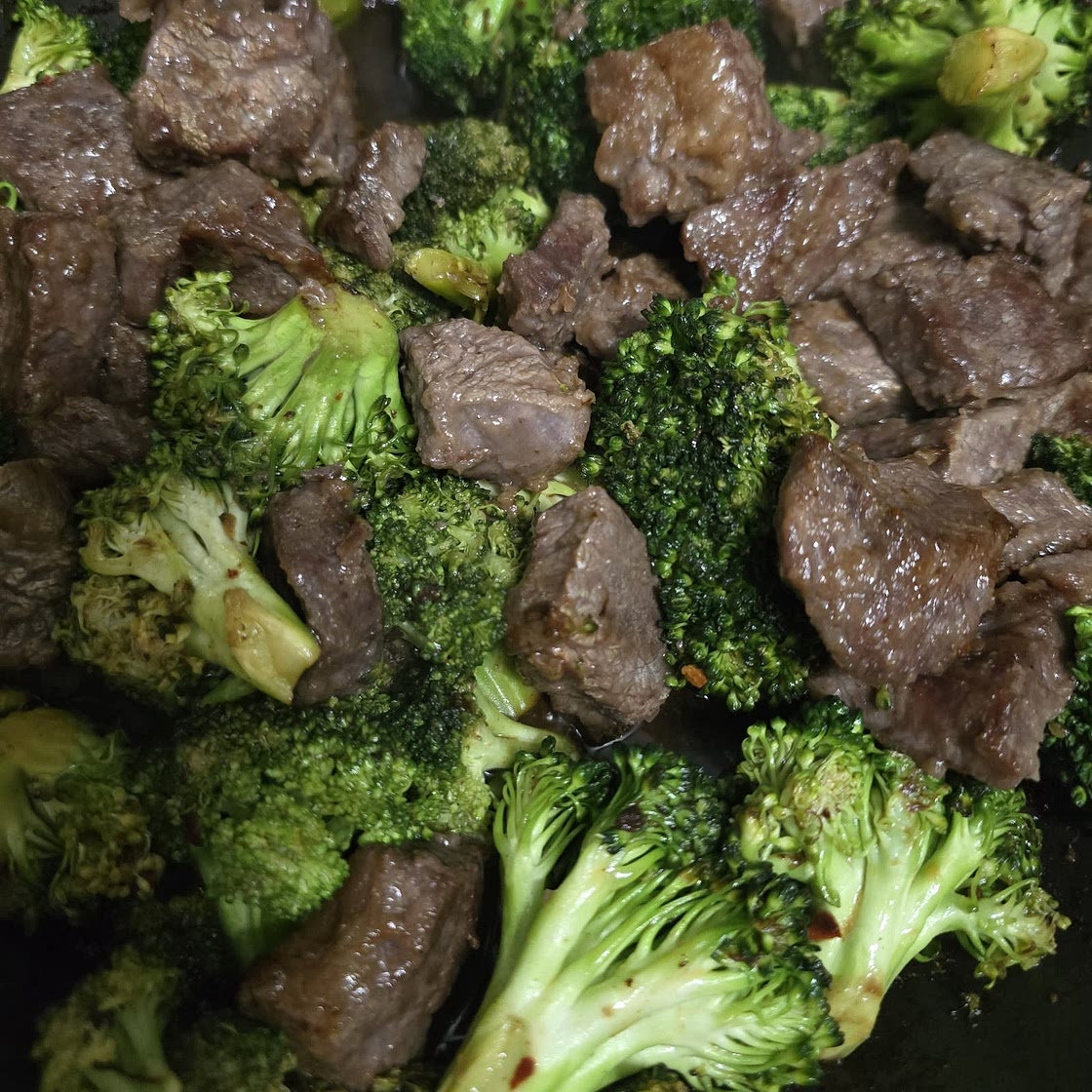 Beef and broccoli stir-fry