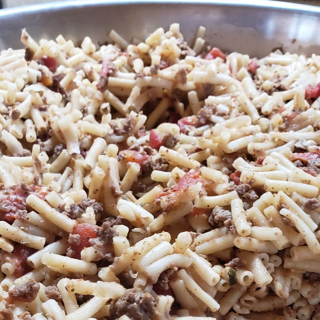 Skinny One Pot Cheeseburger Pasta Skillet