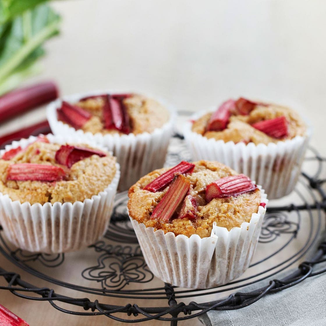 Rhubarb bran muffins