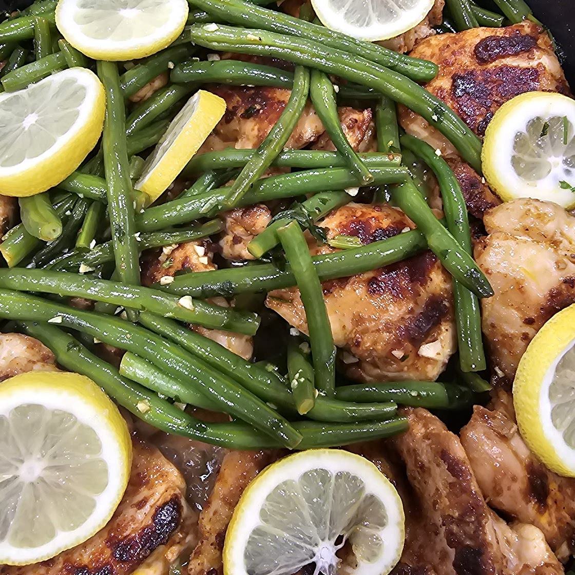 Lemon Garlic Butter Chicken Thighs and Green Beans Skillet