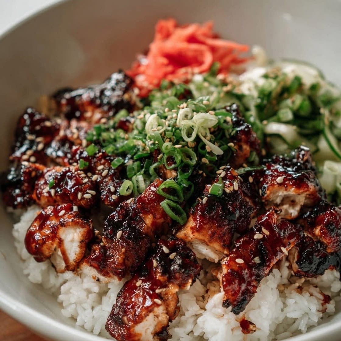 Bowl de Riz au Poulet BBQ Coréen Épicé