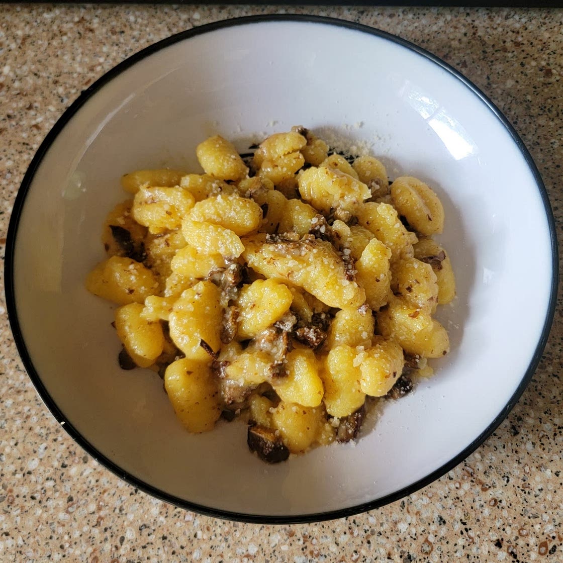 Chestnuts gnocchi with mushrooms