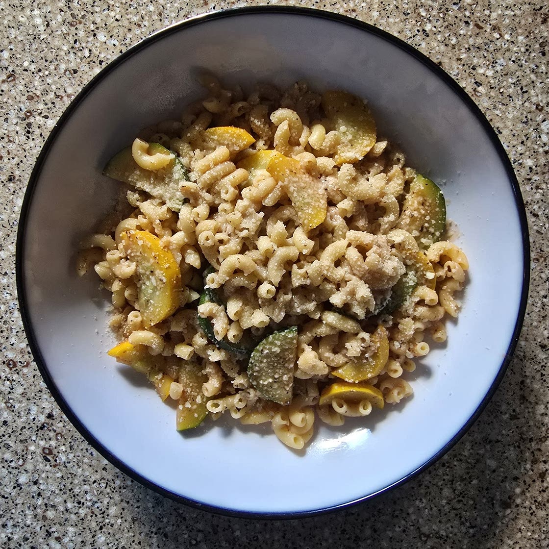 Creamy Chili Zucchini and Spinach Pasta
