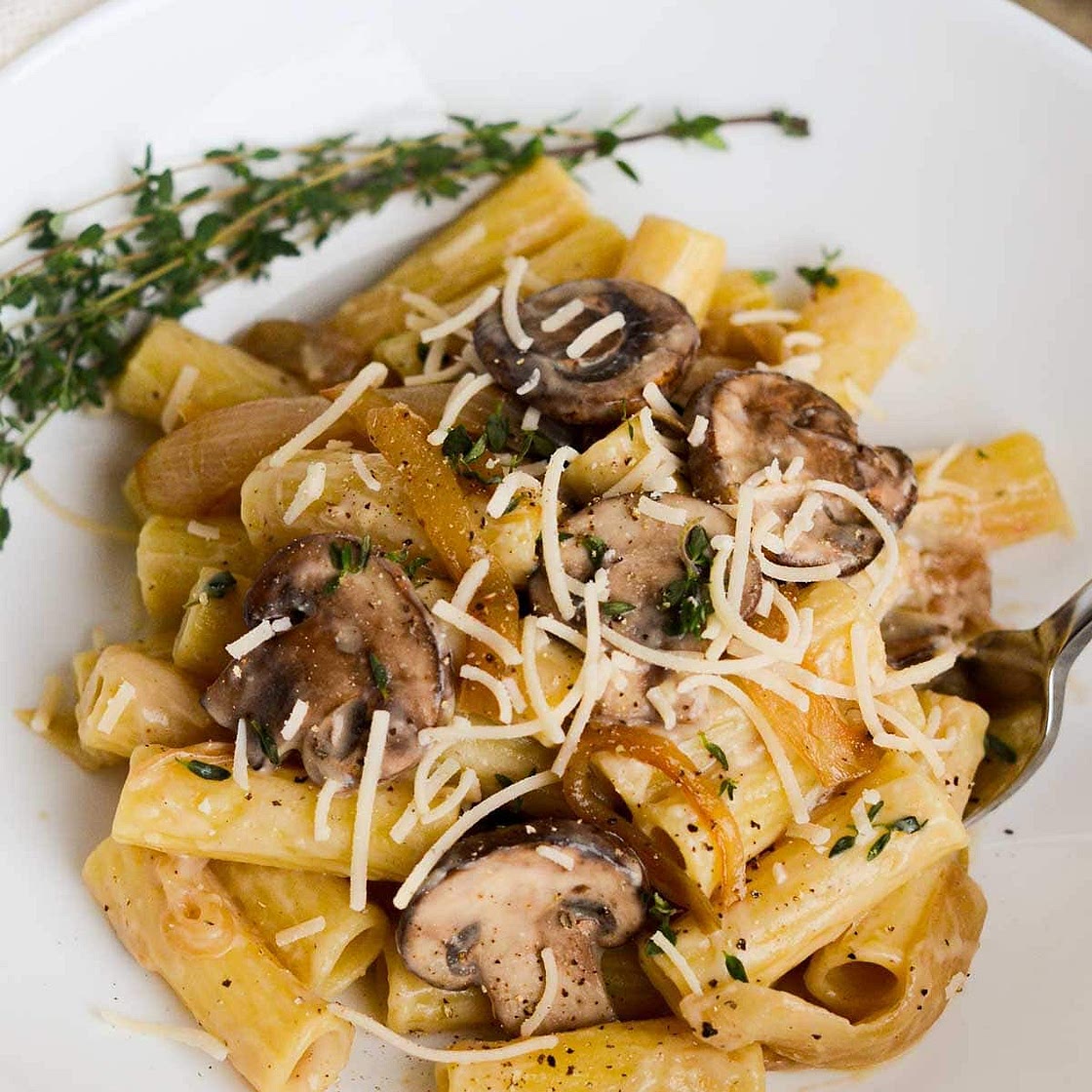 Vegan Creamy Pasta with Caramelized Onions and Mushrooms