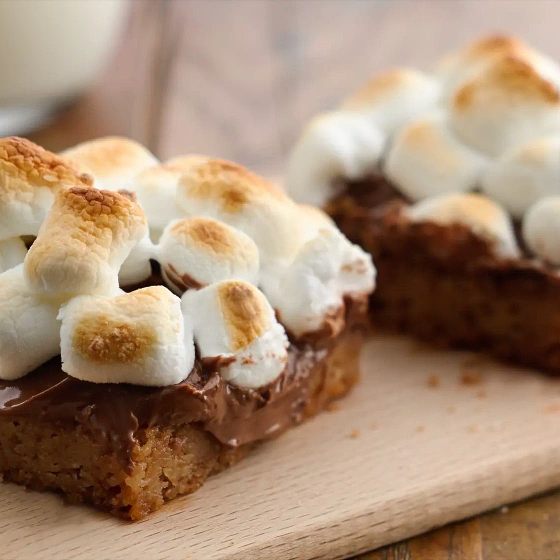 Warm Toasted Marshmallow S'mores Bars