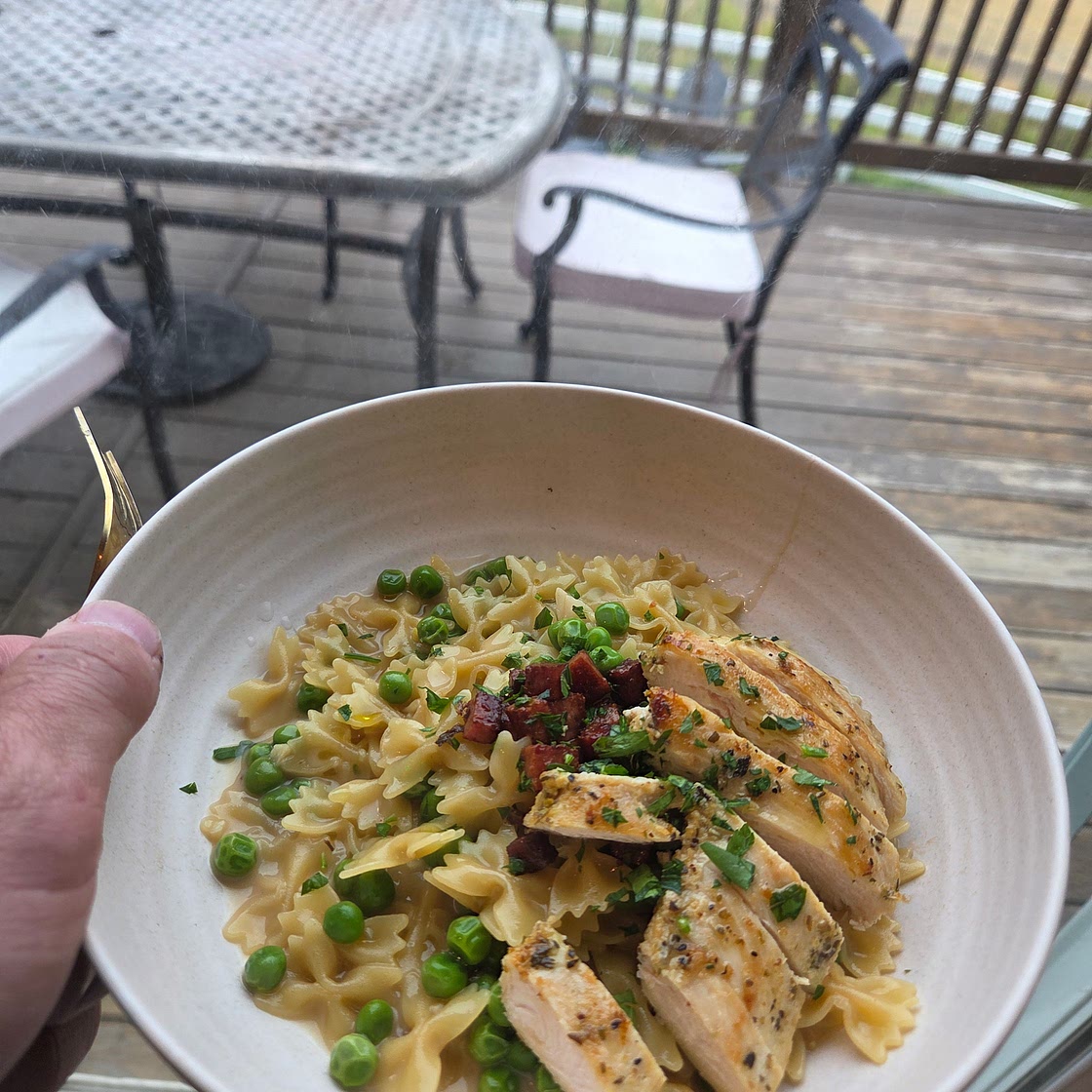 Ditalini and peas