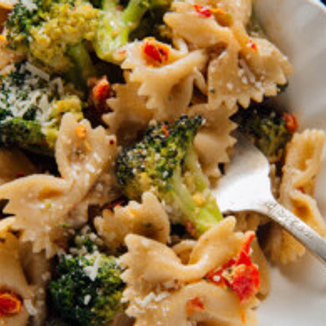 Sun-Dried Tomato Pasta with Broccoli