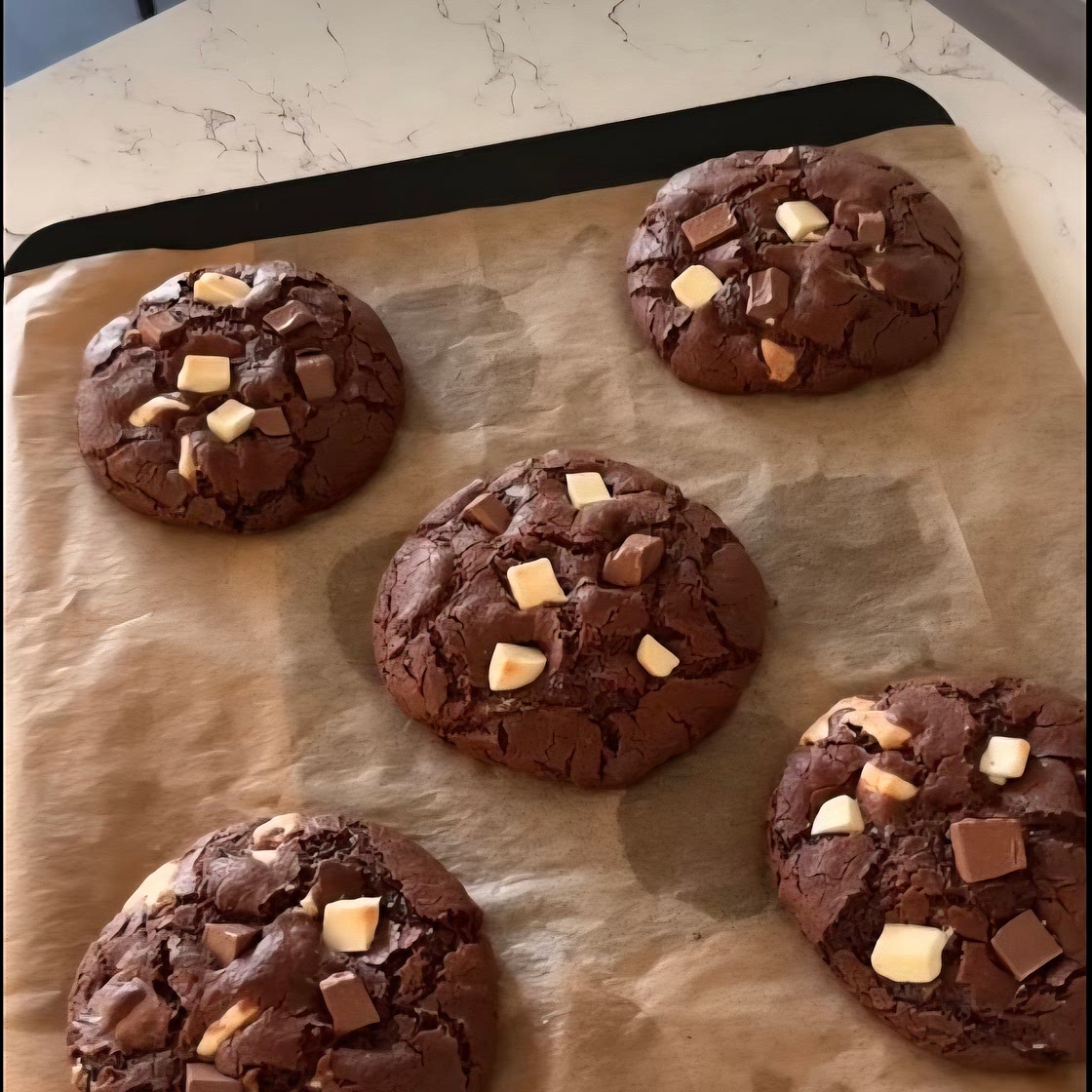 Brown sugar cocoa cookies