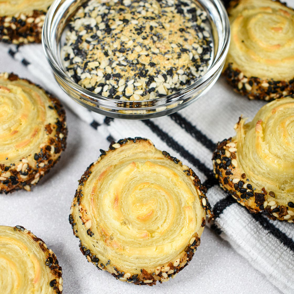 Everything Bagel Puff Pastry Pinwheels with Cream Cheese