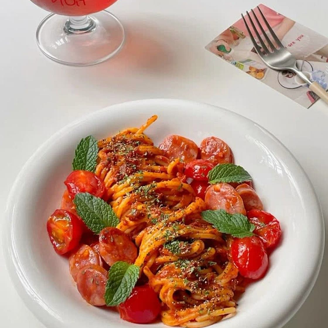 🍝 Macarão com tomate e linguiça