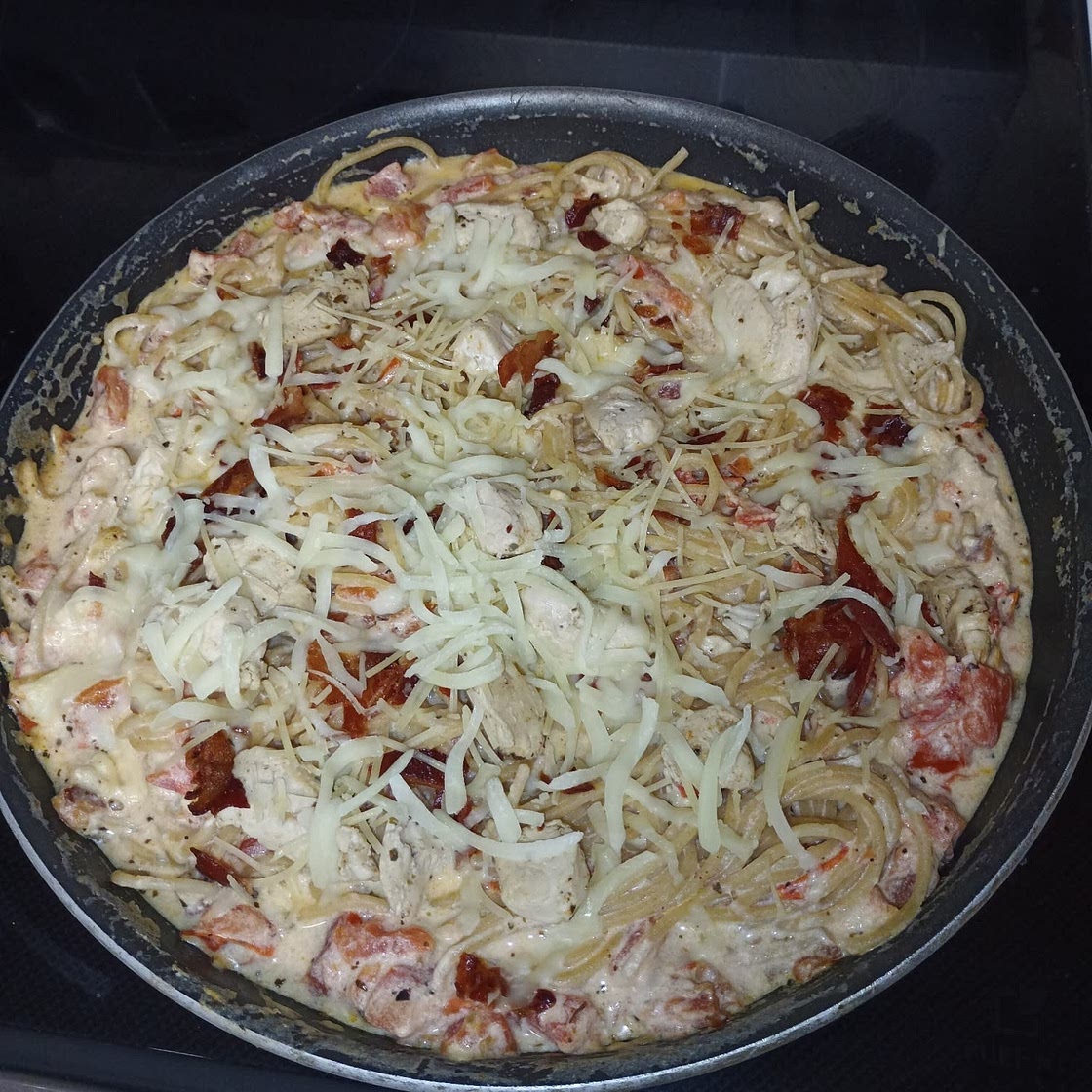 Creamy Chicken and Bacon Pasta