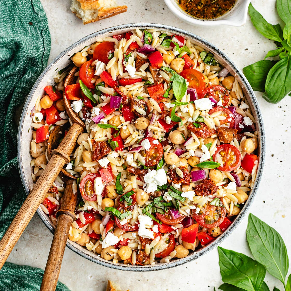 Orzo Salad with Spicy chickpeas