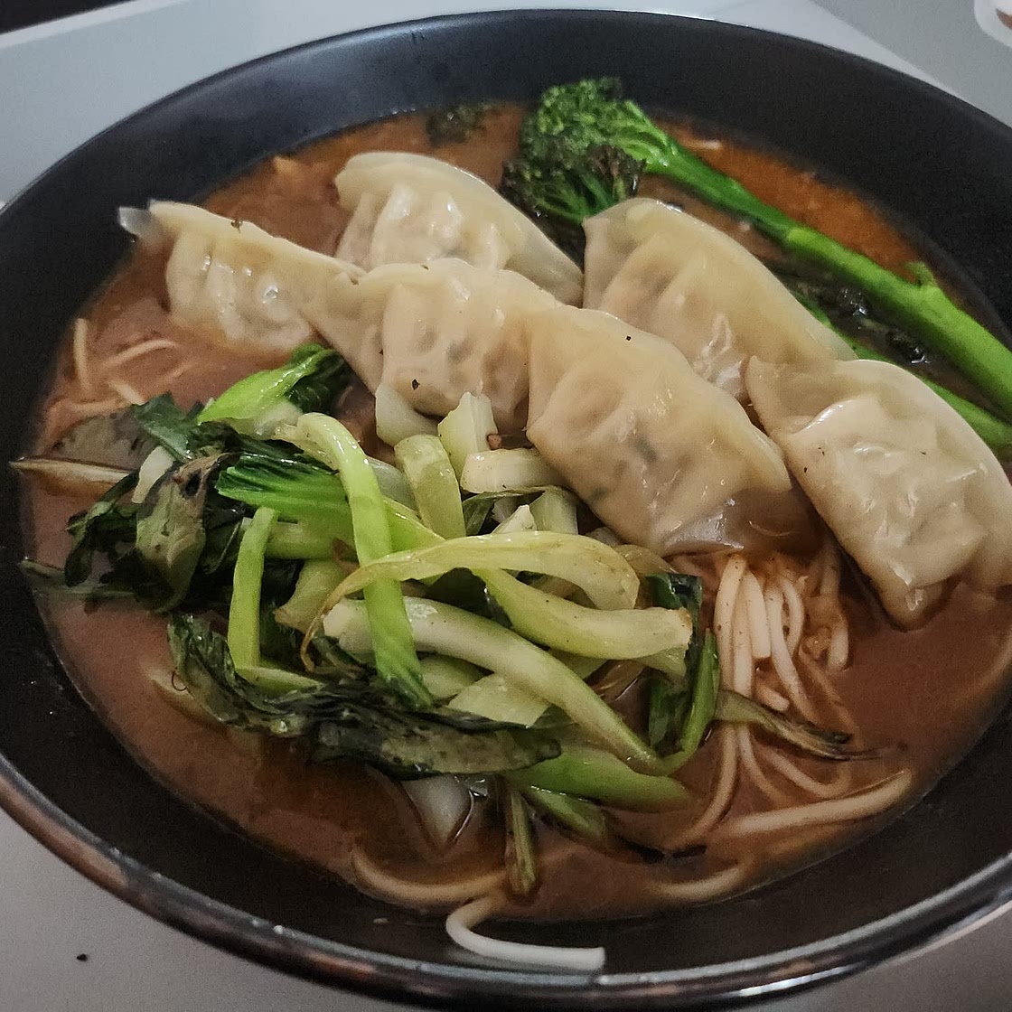 SPICY GYOZA RAMEN