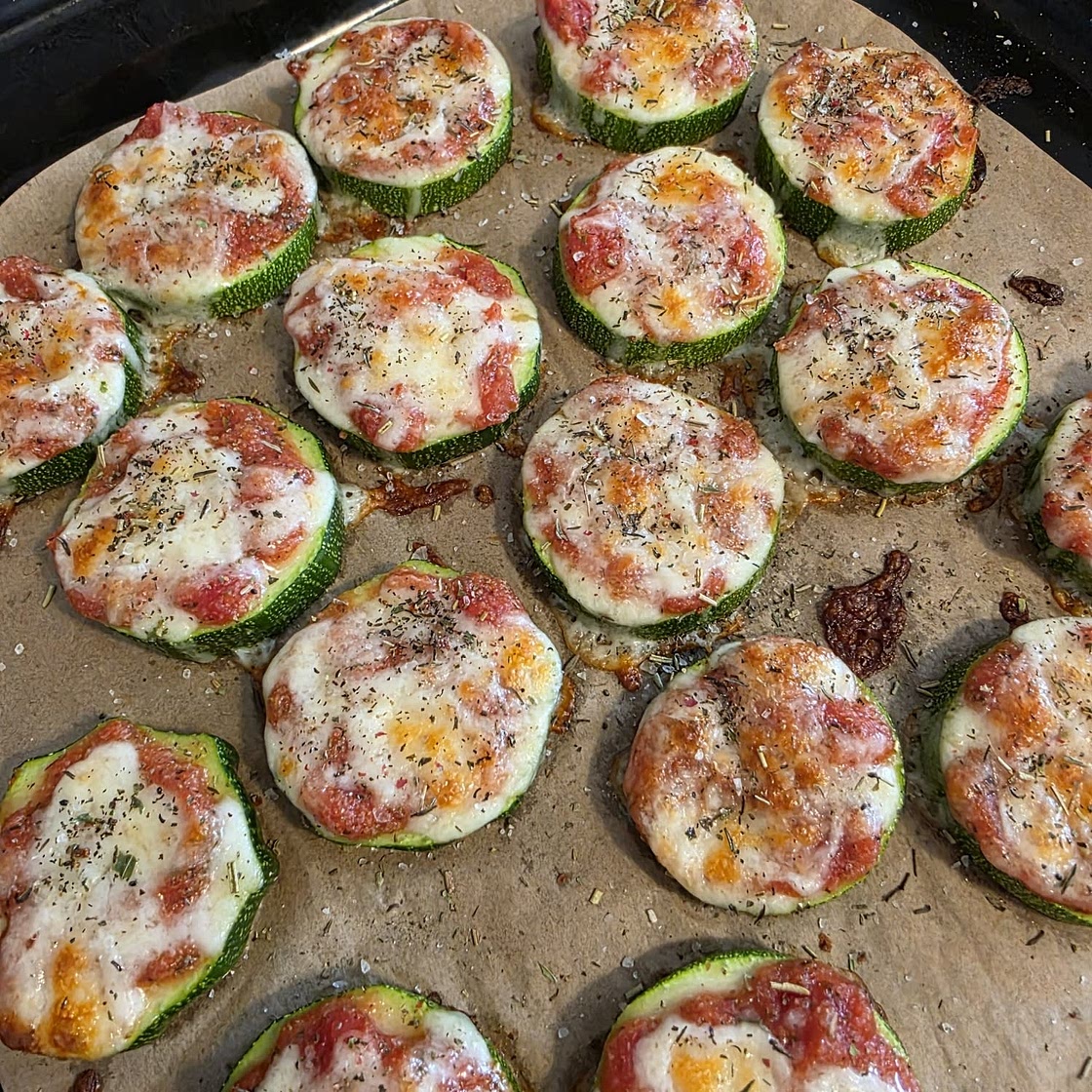 Mini pizza bites - low calorie, low carb 