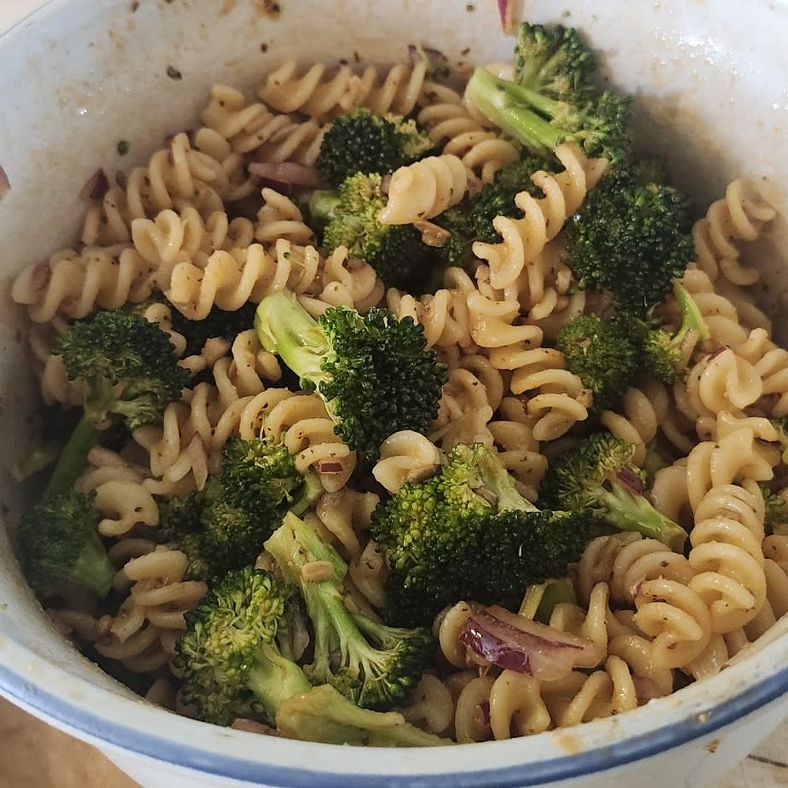 Broccoli Pasta Salad with Tomato Vinaigrette