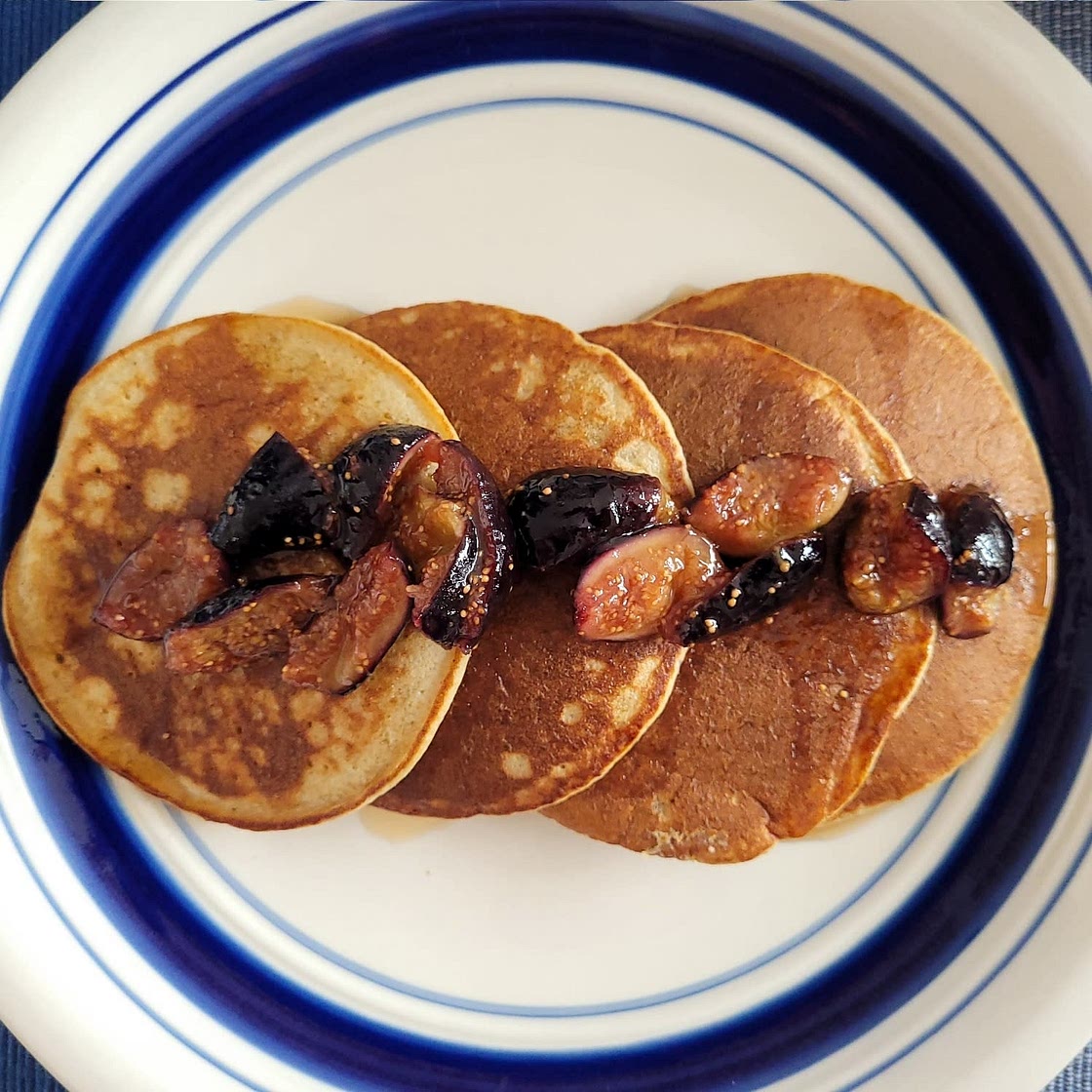 Healthy Banana Oatmeal Pancakes (made in the blender!)