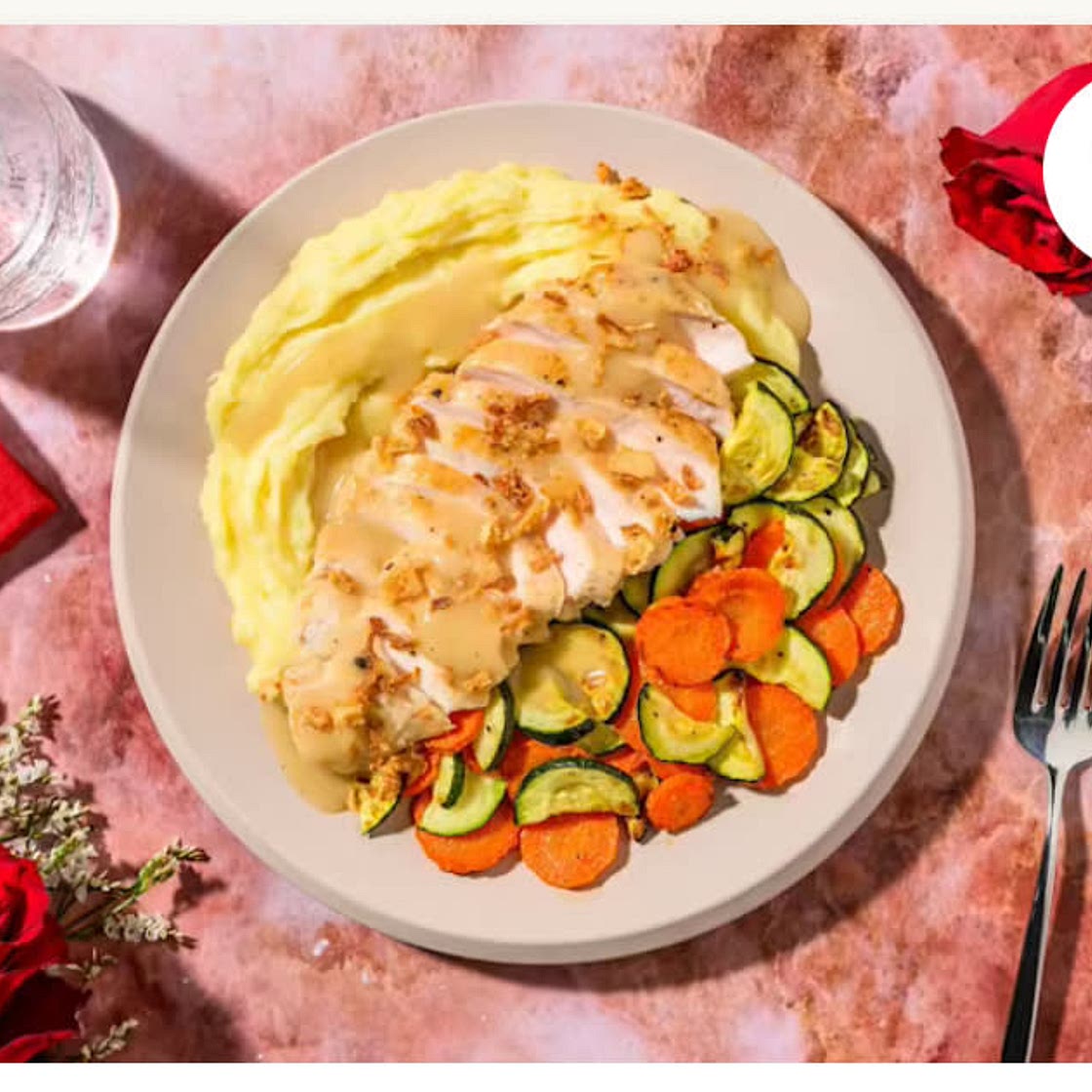 Poitrine de poulet, légumes rôties et sauce de cuisson 