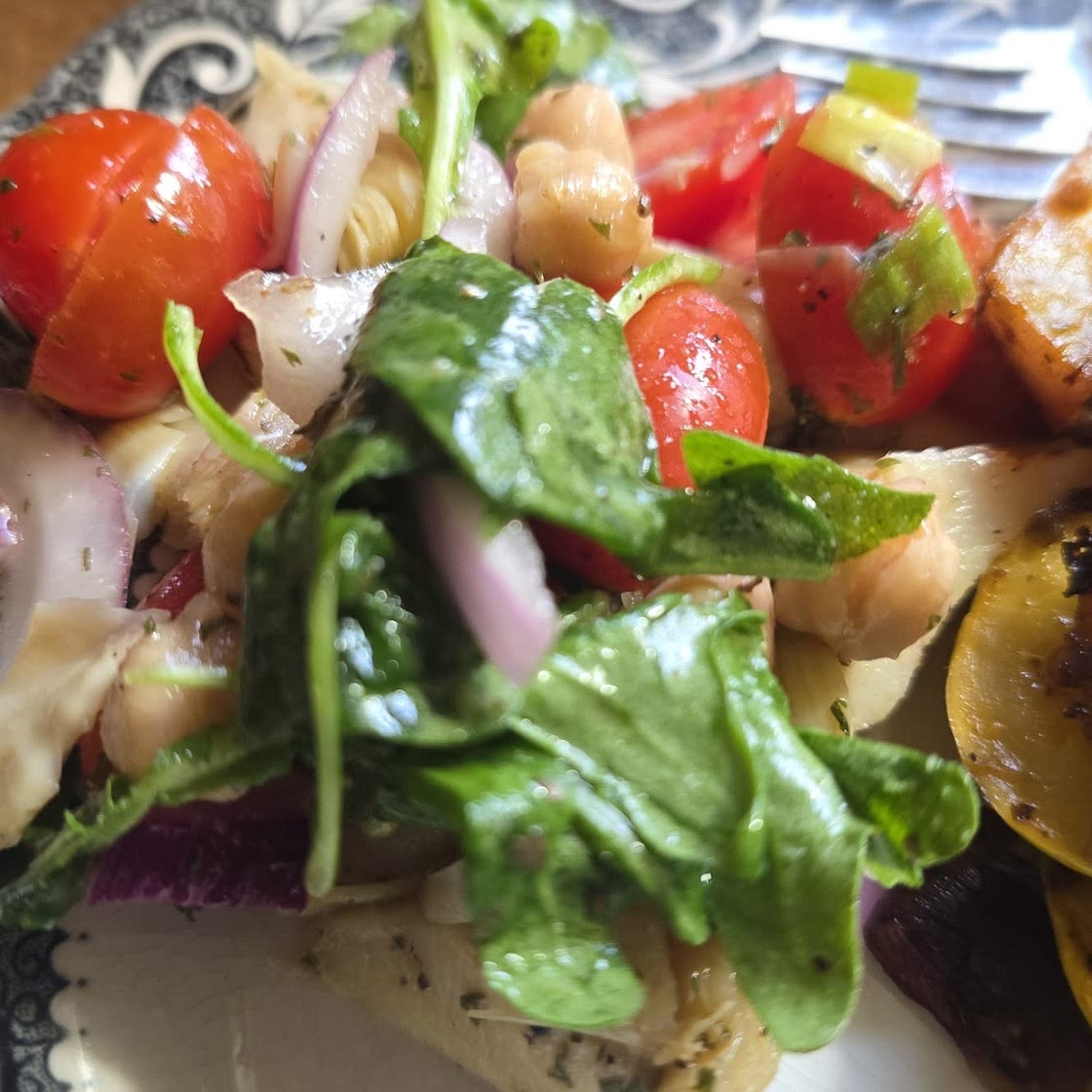 Tuscan Artichoke Tomato Salad