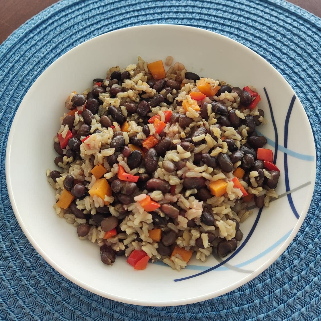 Gallo pinto vegano (Costa Rica – versión rápida)