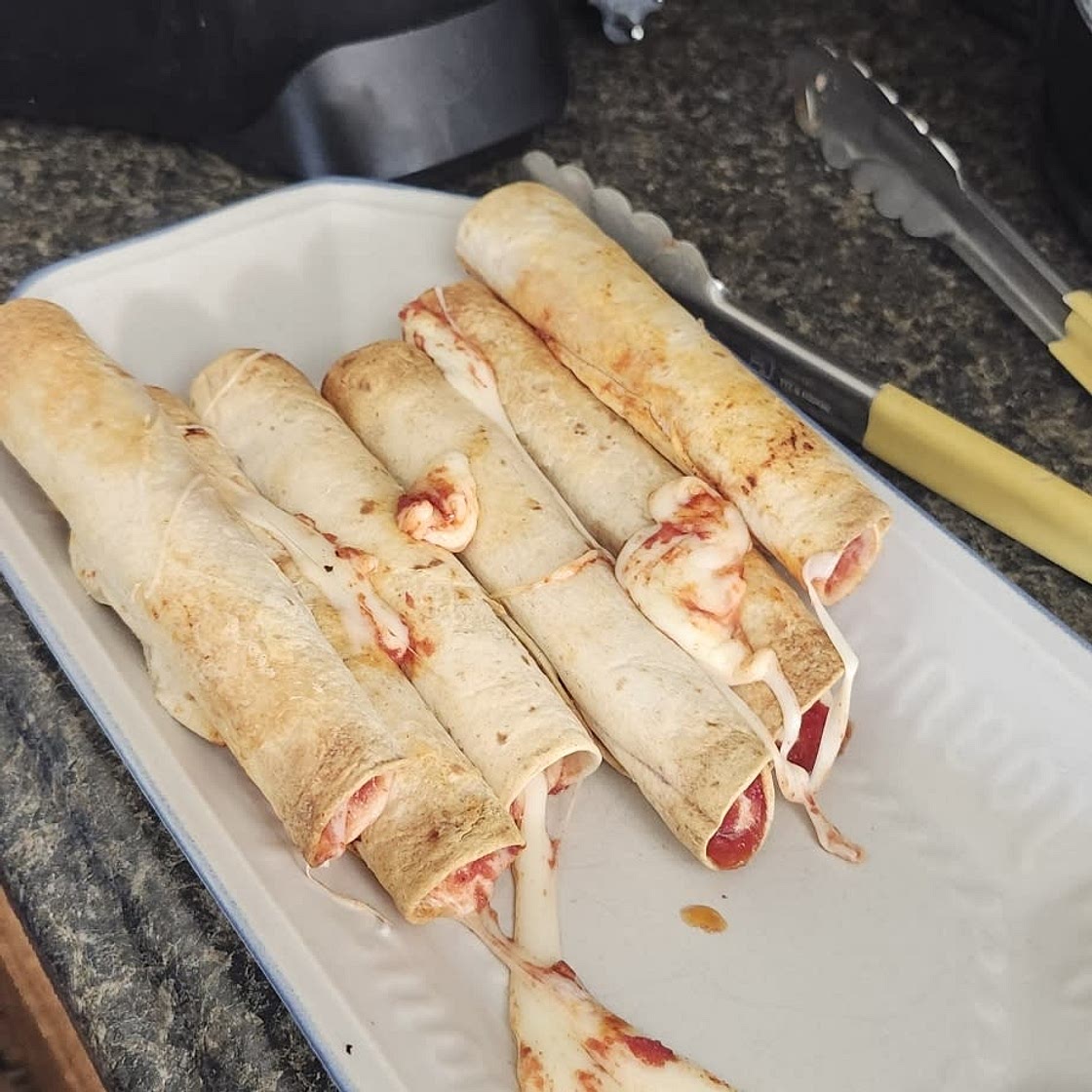 Easy Air Fryer Pizza Roll Ups