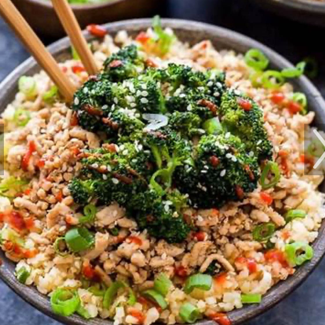 Asian Garlic Ground Chicken over Cauliflower Rice