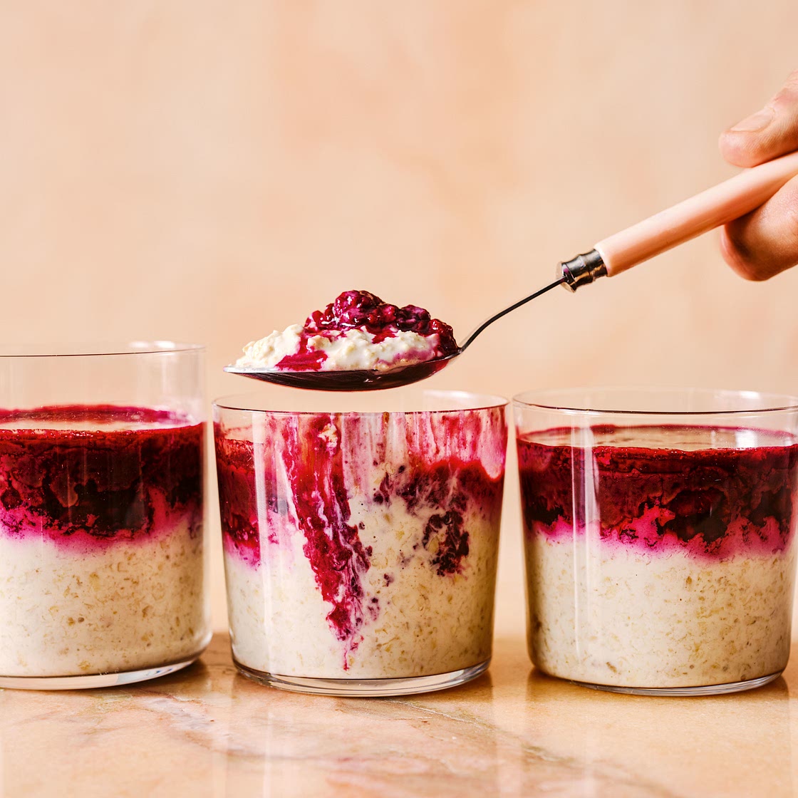 Berry cheesecake overnight oats