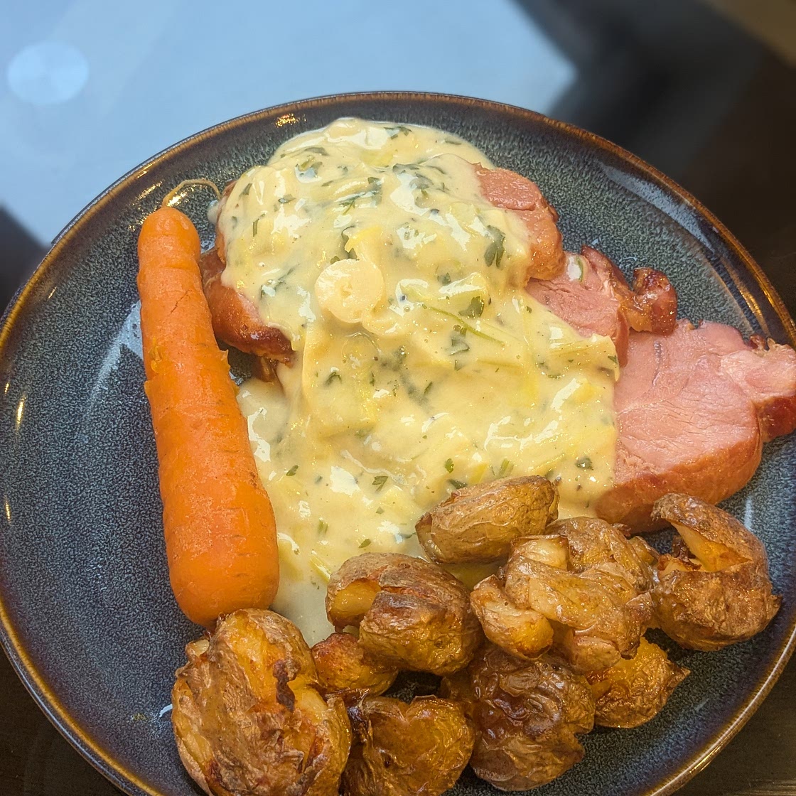 Smoked gammon with leek and parsley sauce
