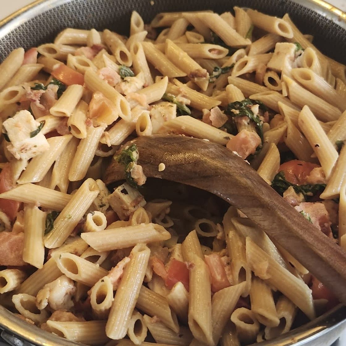 Creamy Chicken and Bacon Pasta