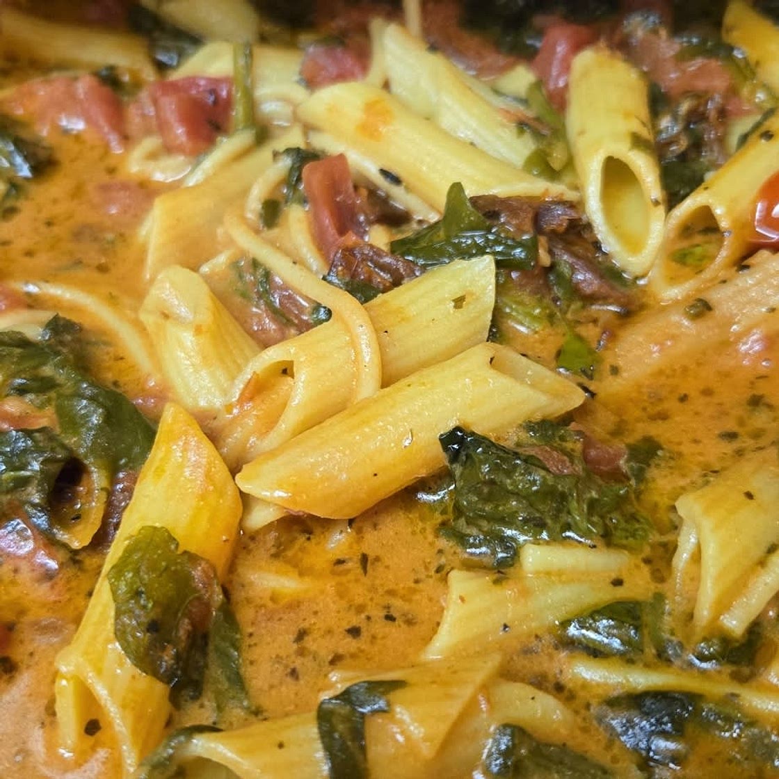 Vegan One-Pan Sun-dried Tomato Pasta Bake