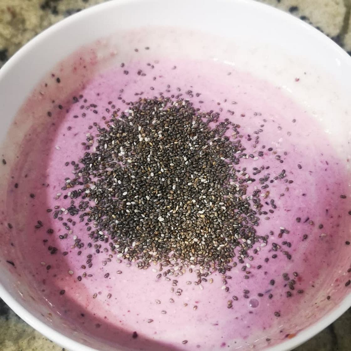 Смузи-боул ягодно-овсяный