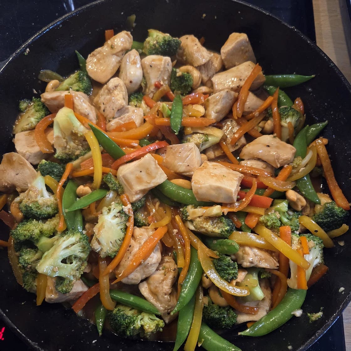One Skillet Cashew Chicken Stir Fry