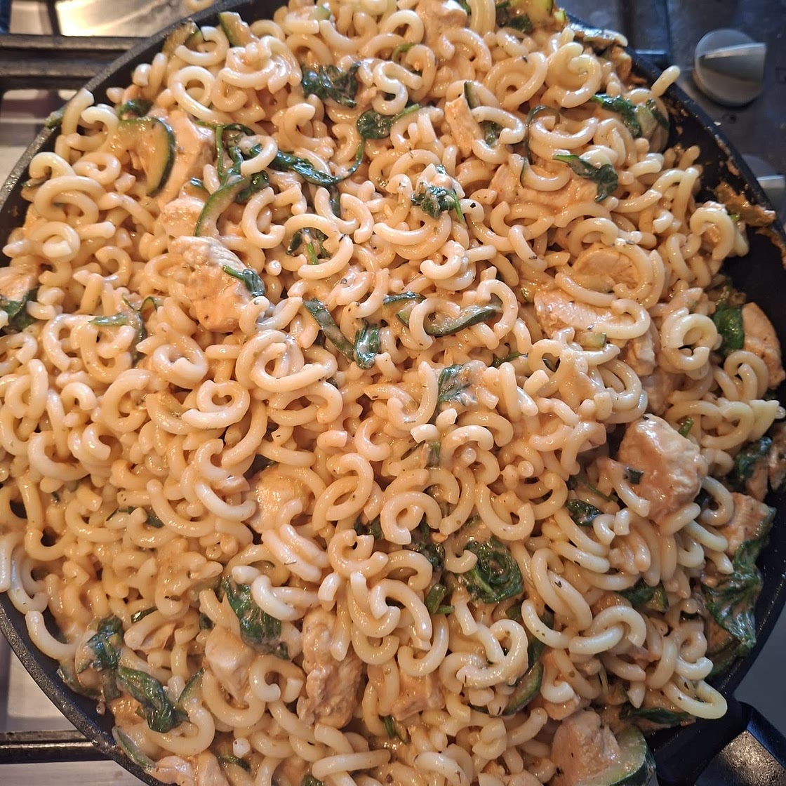 Creamy Chili Zucchini and Spinach Pasta