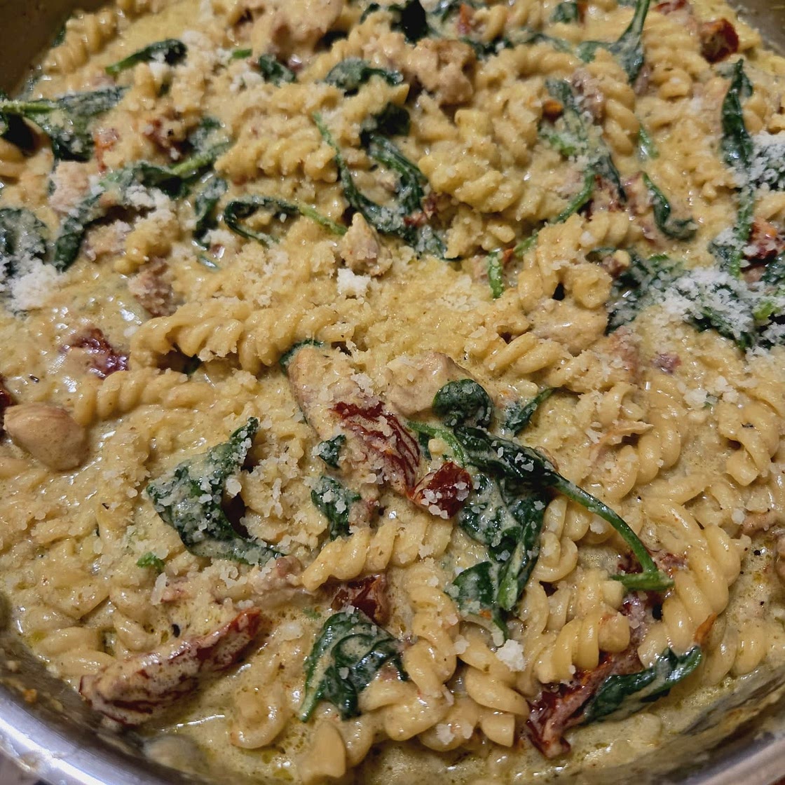 One Pot Creamy Pesto Chicken Pasta
