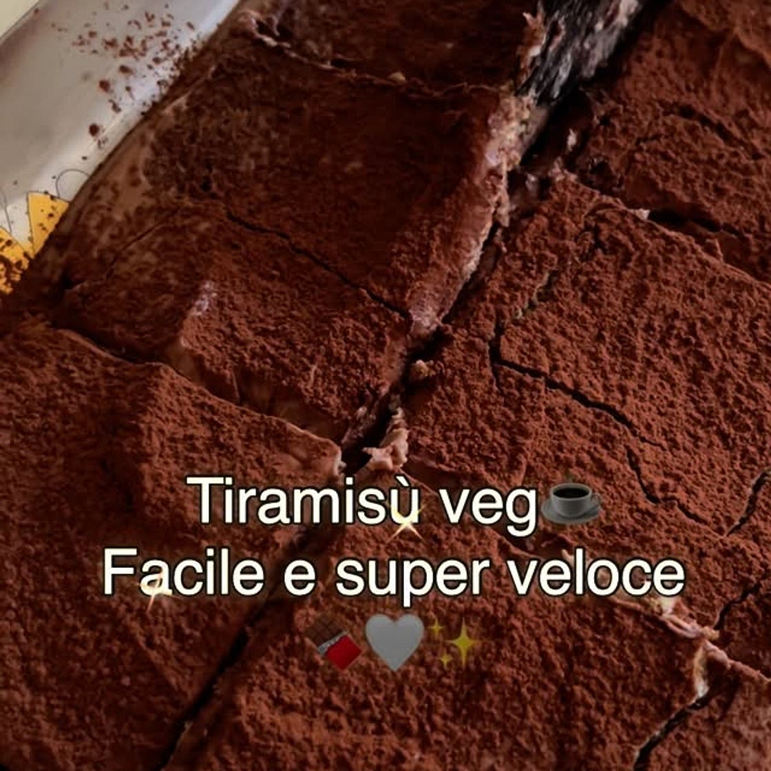 ✨Tiramisù versione 100% vegetale e super veloce da preparare🍫 Questa versione è davvero semplicissima e gustosa, perfetta per un tiramisù più leggero del tradizionale e in versione vegetale🌱 🍰Ingredienti: •250g mascarpone vegetale “il cremoso” di ✨ •2 c
