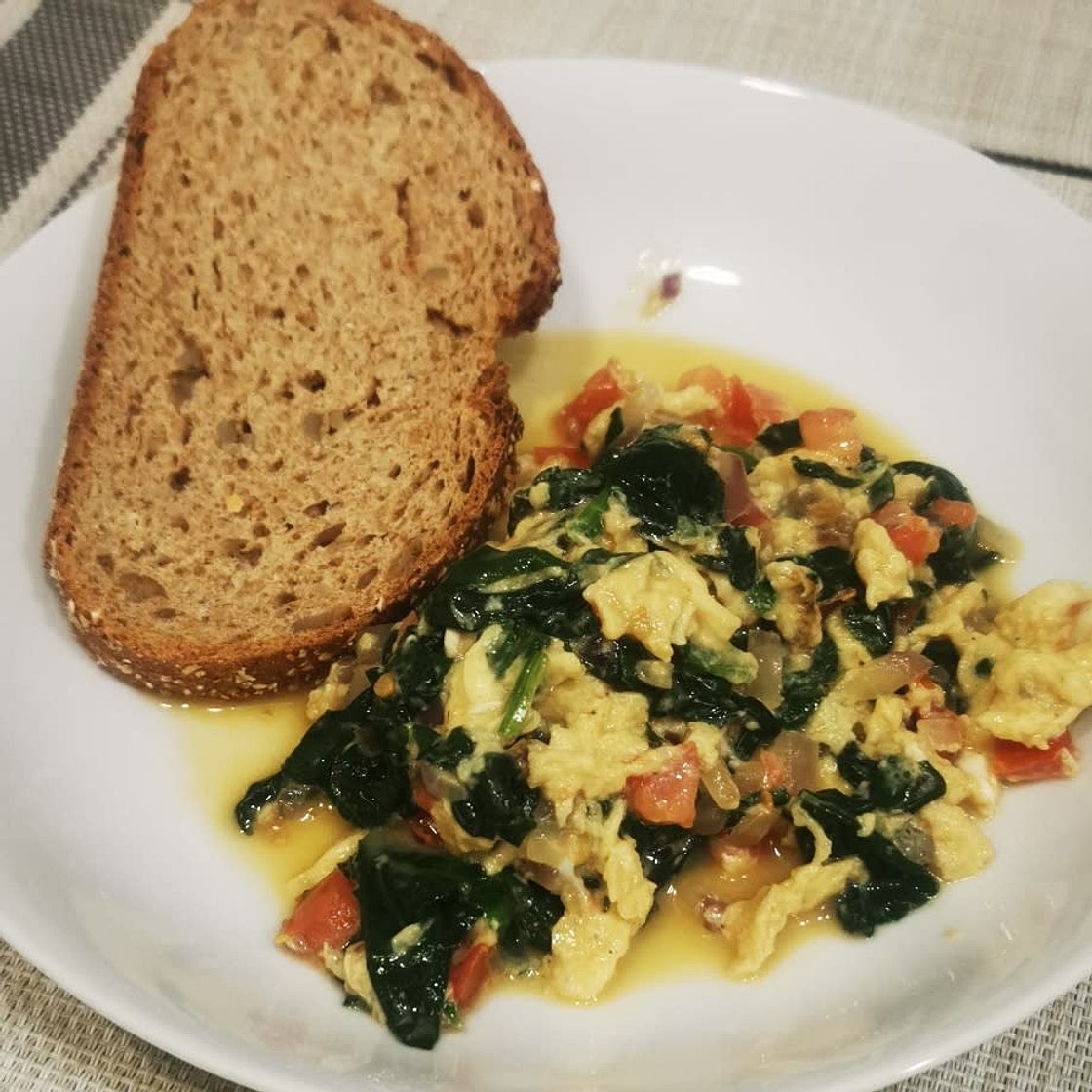 Spinach & Tomato Omelette with Toast