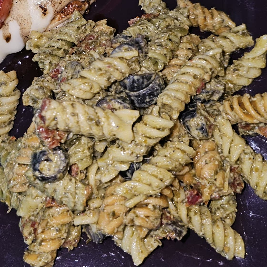 Creamy Pesto Pasta Salad