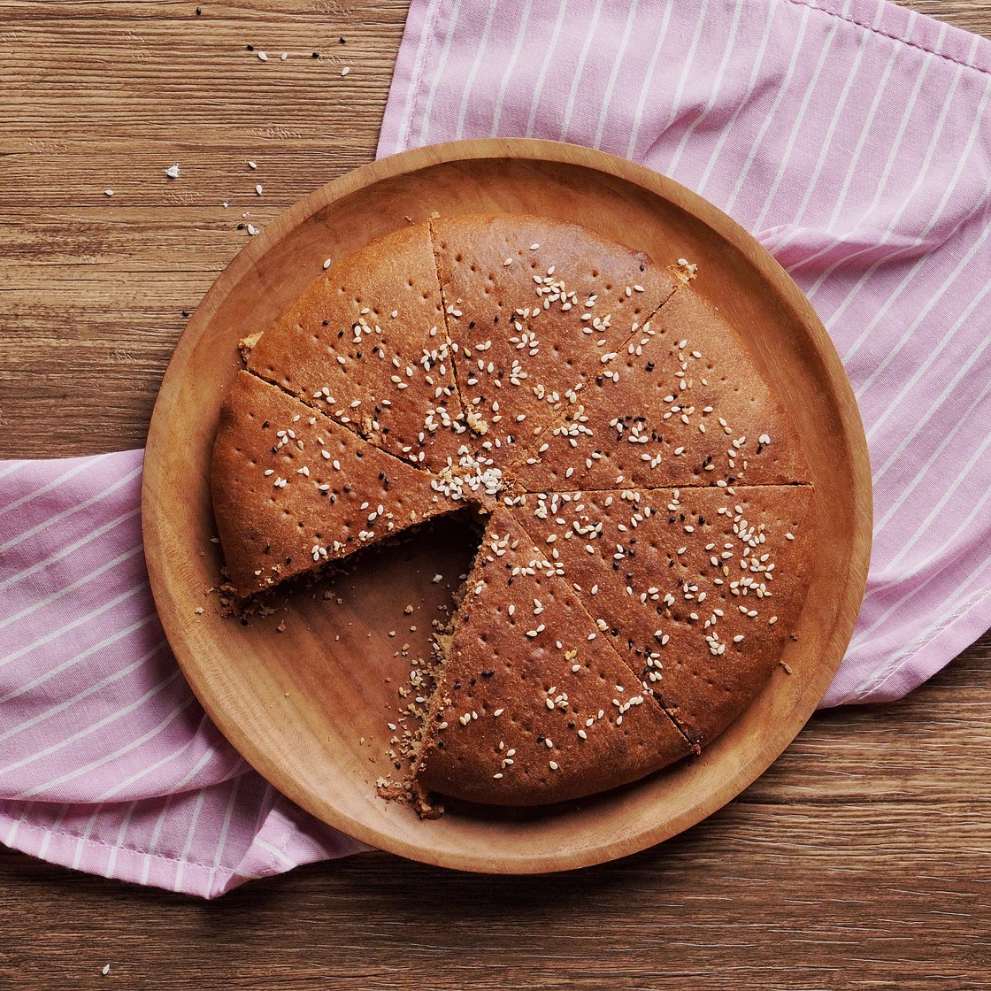 Simple Afghan Sweet Bread (Roht)