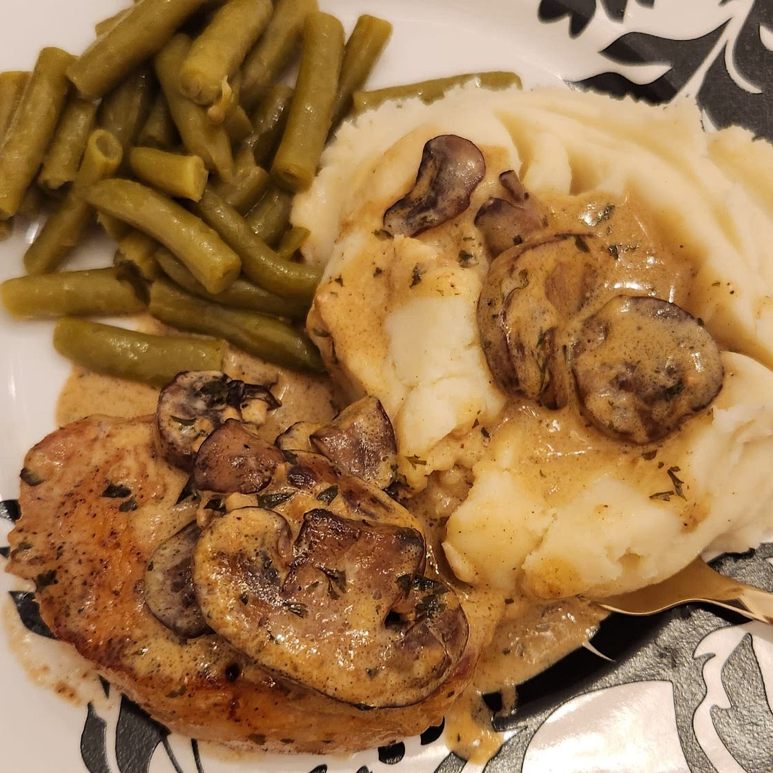Easy Creamy Pork Chops