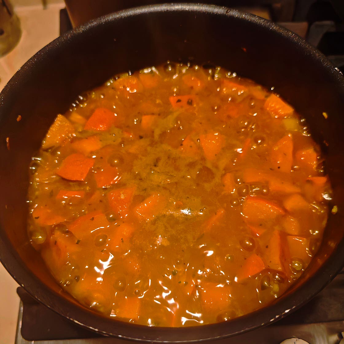 My aunt's pumpkin & garlic soup
