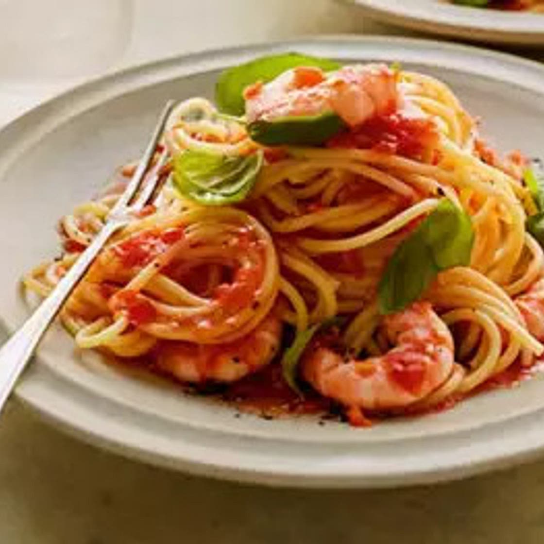 Speedy prawn, tomato & garlic spaghetti