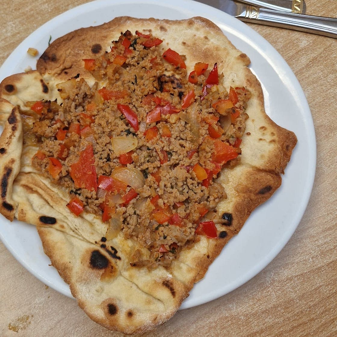 Quick & Easy Lahmacun