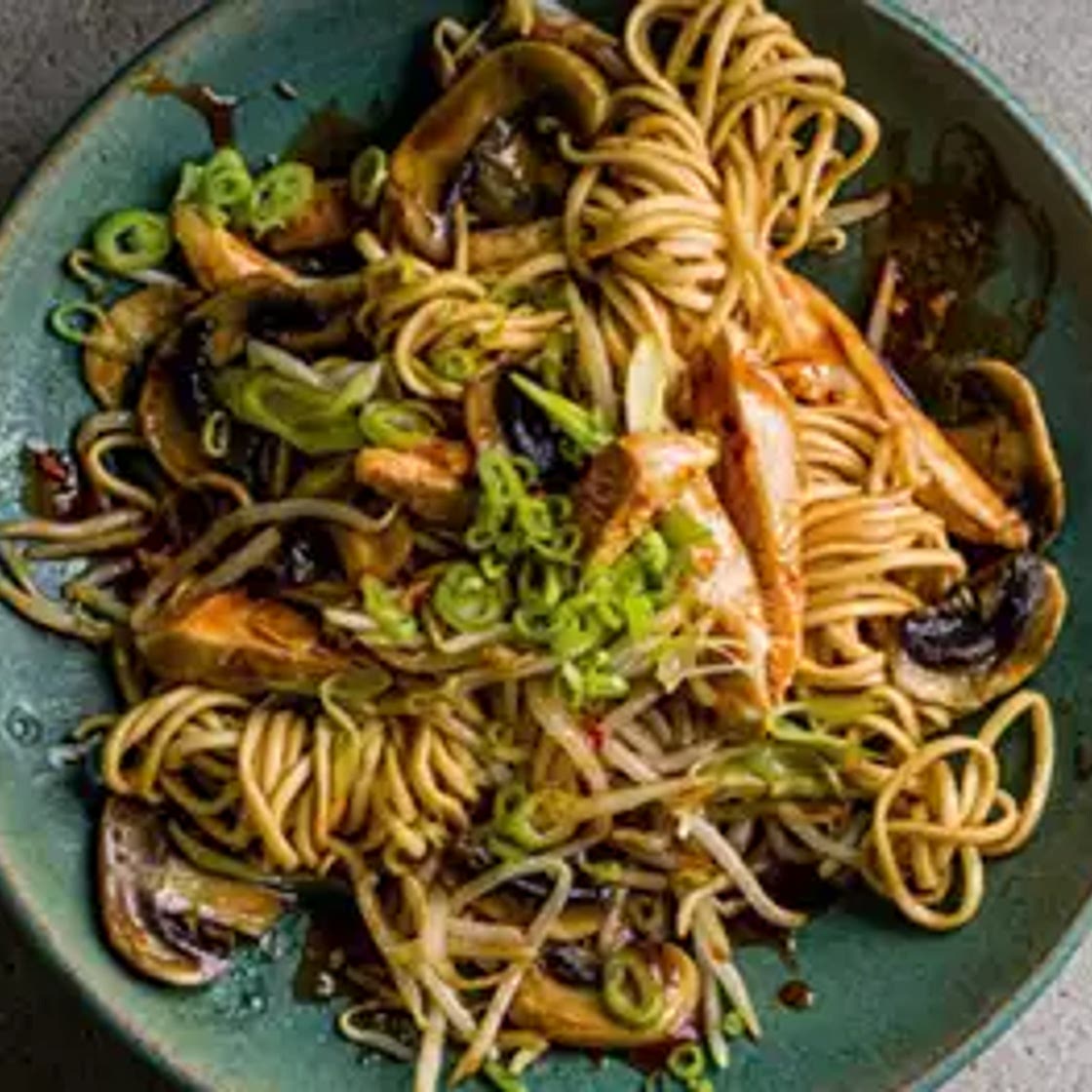 Chilli chicken & mushroom stir fry with noodles