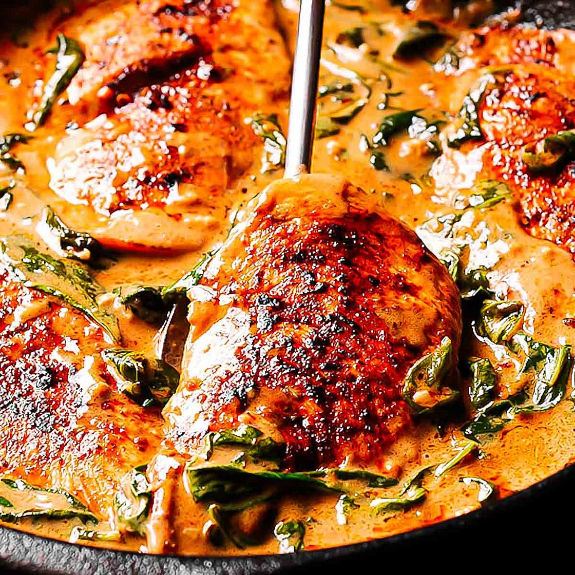 Chicken and Spinach in Creamy Paprika Sauce