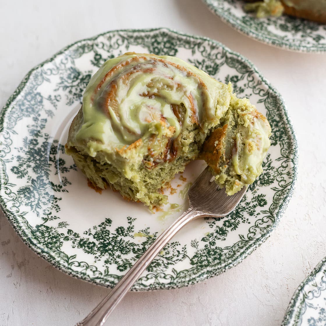 Soft & Fluffy Matcha Cinnamon Rolls