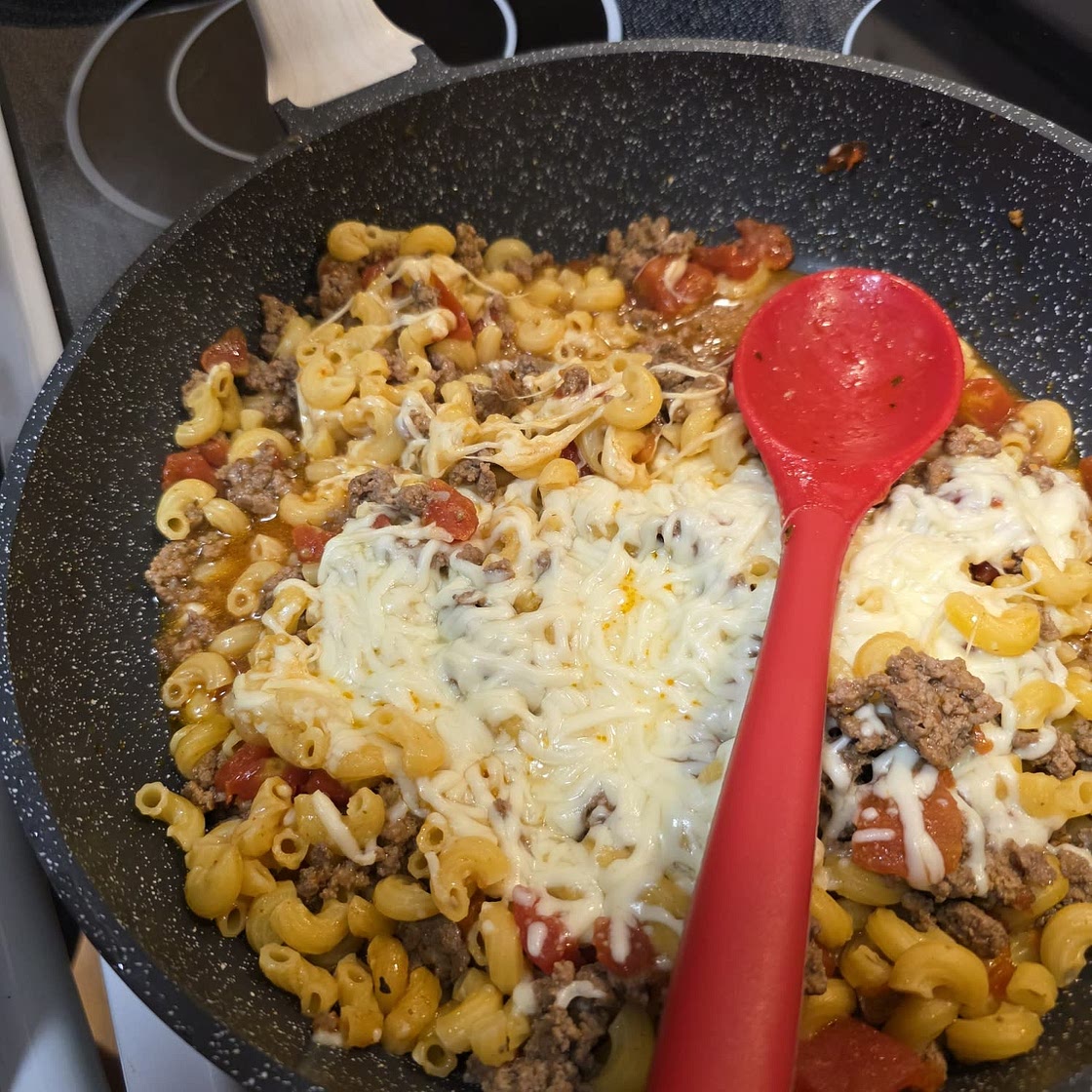 Skinny One Pot Cheeseburger Pasta Skillet